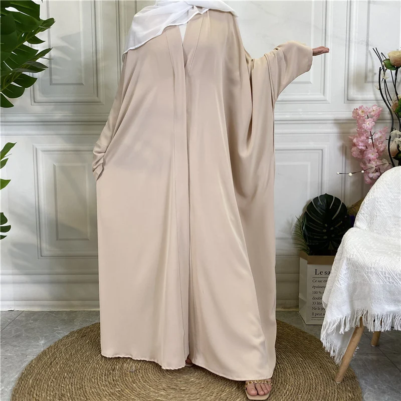Title 9, Robe cardigan com botões e cadarço em cor pura....