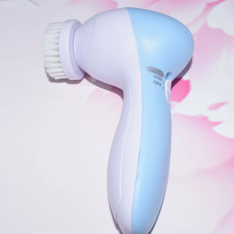 Novo Instrumento de Limpeza Elétrico Rotativo Cinco em Um. Limpeza facial completa, esfoliação, massagem e mais, para uma pele radiante e saudável. — foto 1