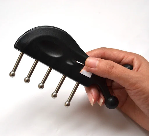 Title 3, Shampoo Gua Sha Preto com Pente Massageador de ...