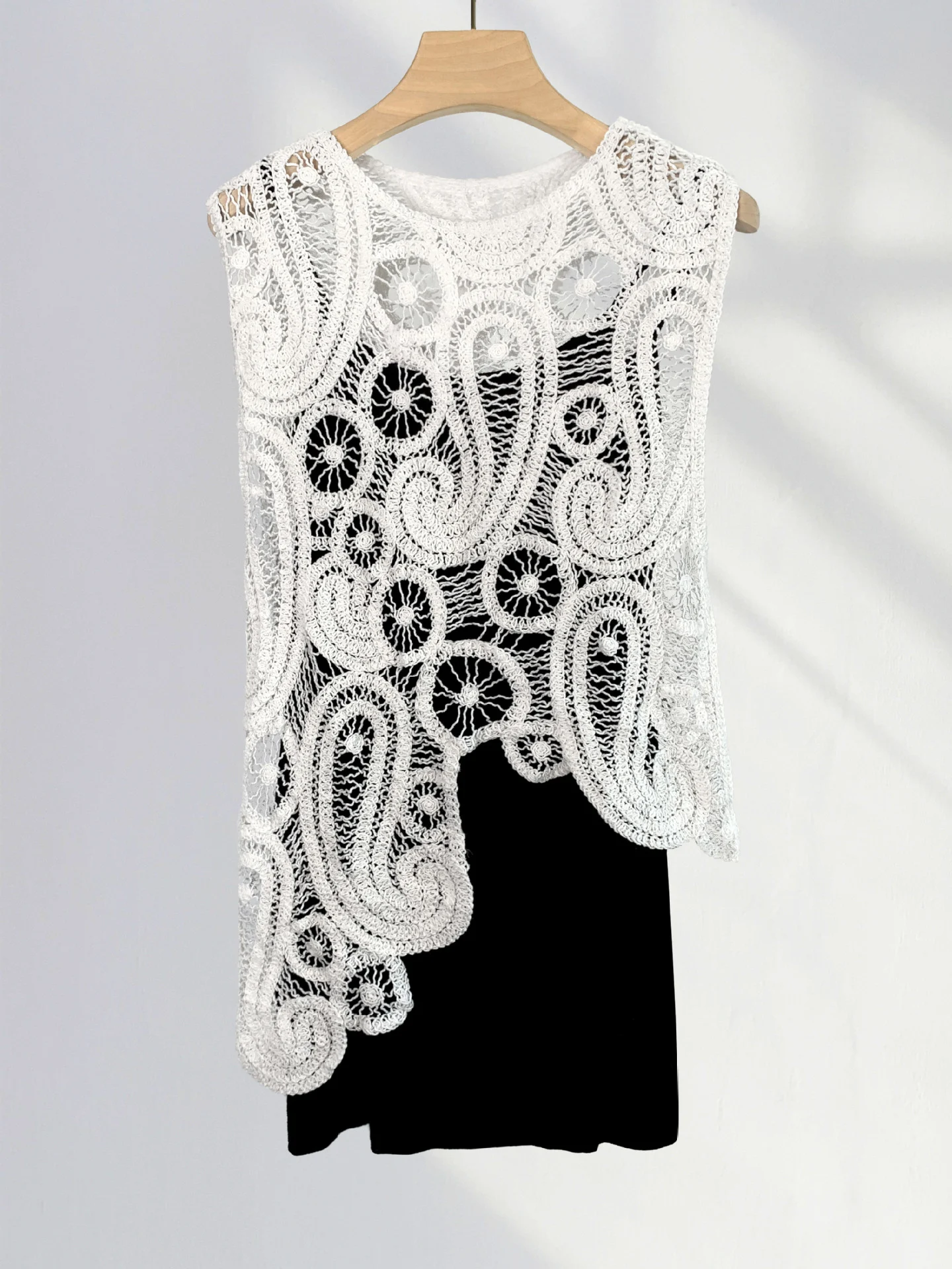 Title 15, Top senza maniche in maglia traforata da donna,...