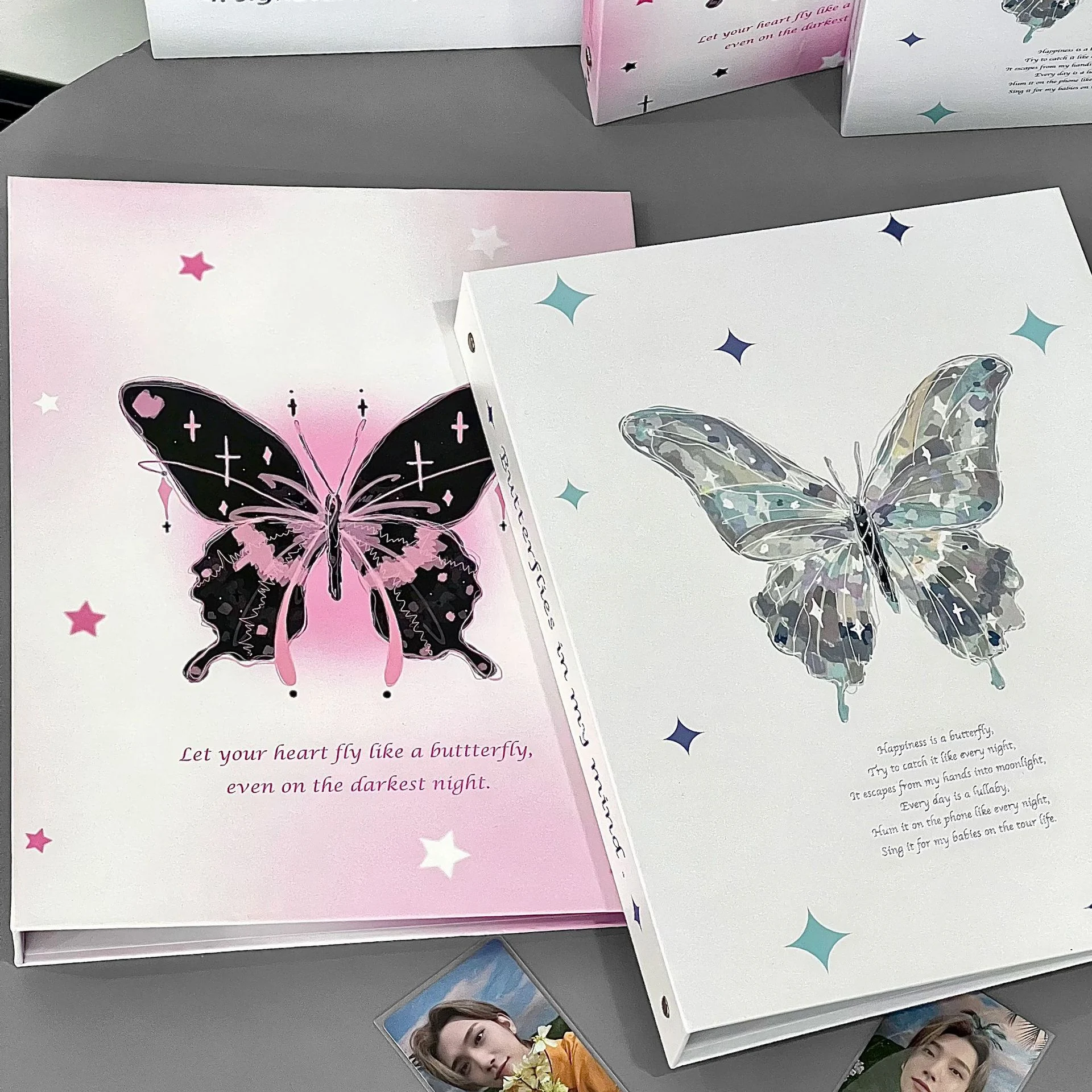 Jiugongge Carpeta de tarjetas de gran capacidad con diseño de mariposa, perfecta para coleccionar y organizar tarjetas de forma elegante y segura. — foto 5
