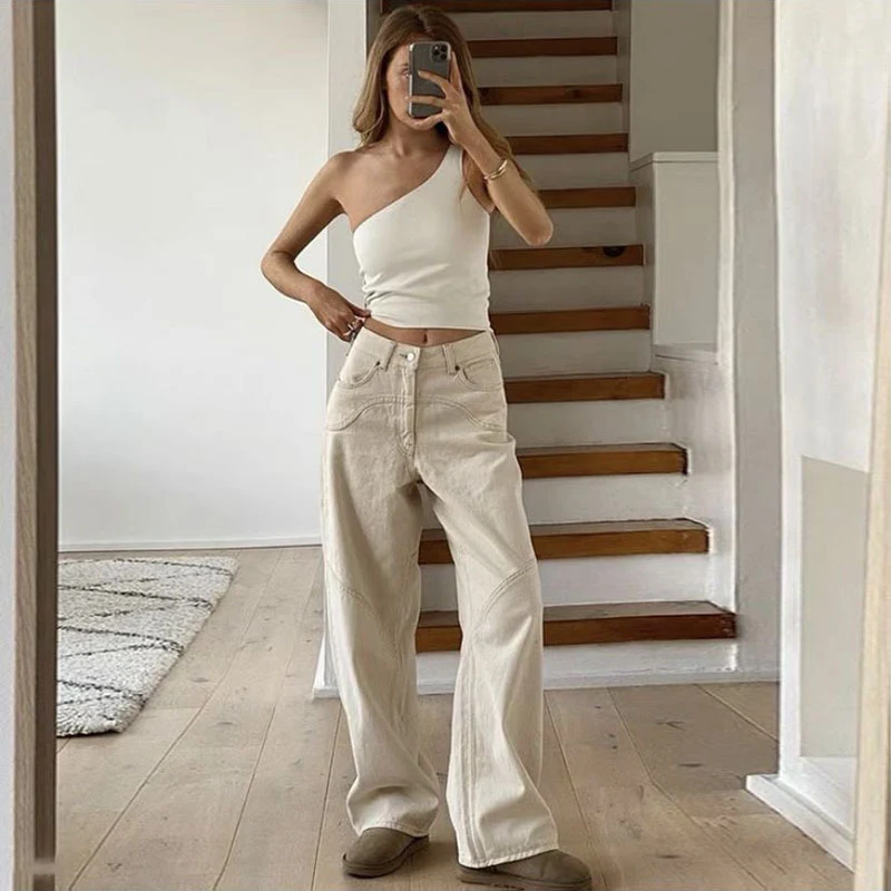 Jeans dritti off-white da donna, perfetti per un look casual ed elegante. Vestibilità confortevole e versatile, ideali per ogni occasione, alta qualità. — foto 4