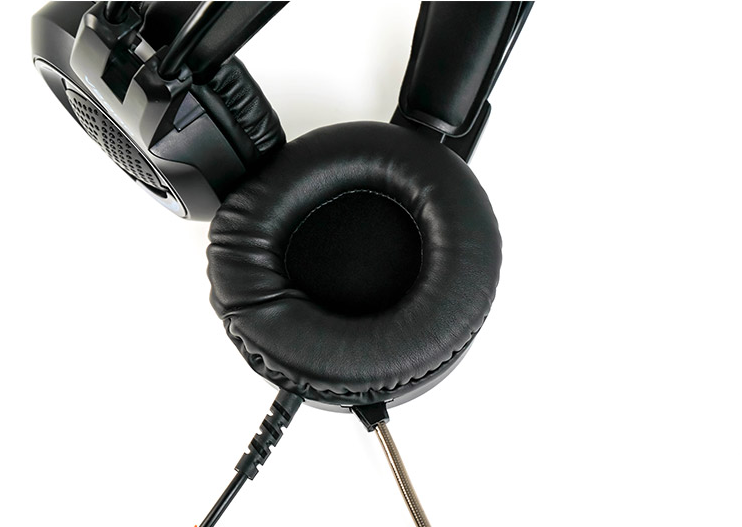Title 4, PUBG Headset for immersive gaming. Experience p...