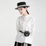 Camicia top con design a tema scuro, bottoni aperti davanti e dietro, maniche lunghe ampie, stile unico e confortevole per un look originale. — foto 8