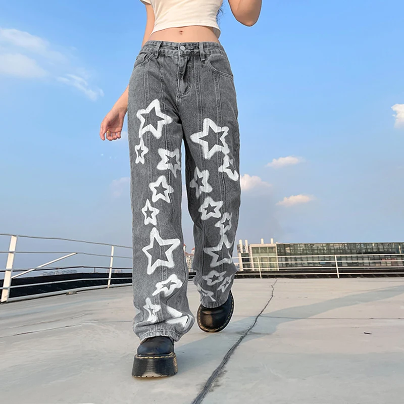 Jeans lavados con estampado de estrella de cinco puntas, un básico cómodo y con estilo. Perfectos para un look casual y moderno. — foto 6