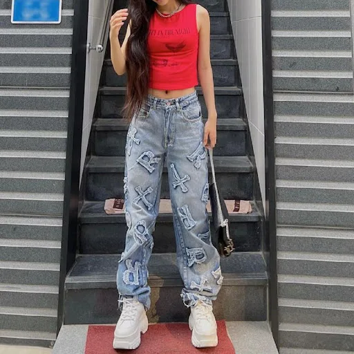 Title 3, Jeans rectos con parche de letras personalizada...