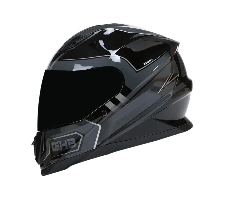 Title 5, Casco da moto semplice e versatile per una guid...