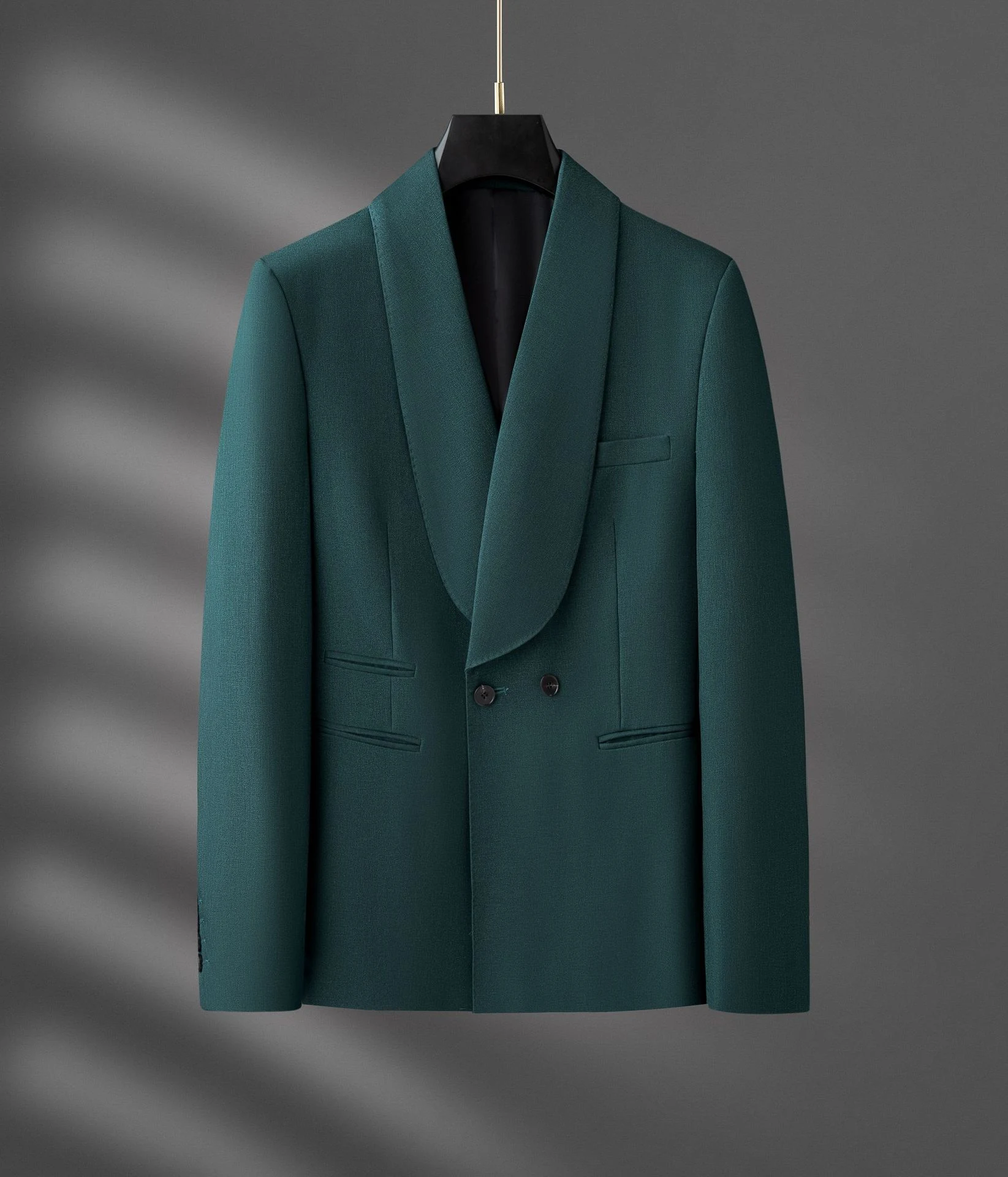 Blazer casual slim fit inglês, abotoamento simples, corte moderno e elegante para homens que buscam sofisticação e conforto no dia a dia. — foto 3