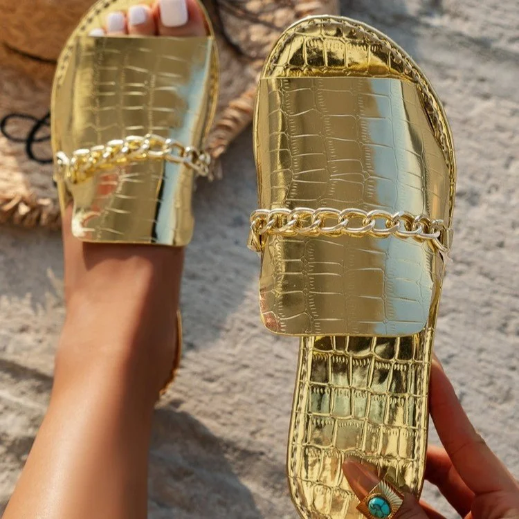 Chinelos de praia com corrente e elegantes para tamanhos grandes. Perfeitos para um look praiano estiloso e confortável. — foto 7