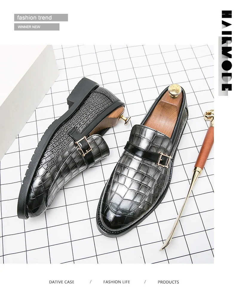 Title 11, Scarpe in pelle con fibbia e punta stile ingles...