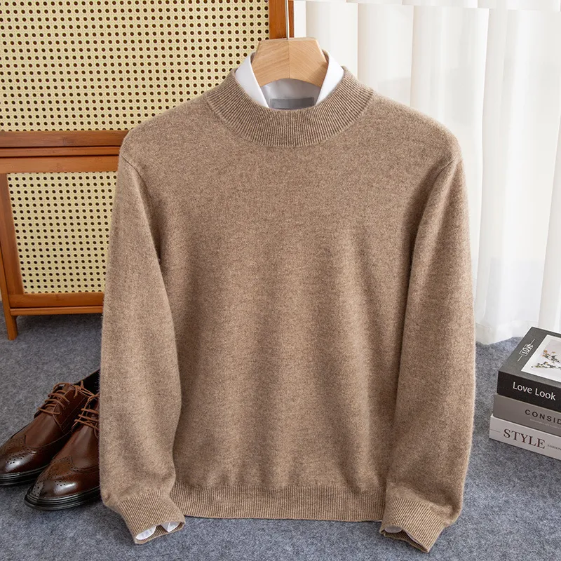Suéter de lã com meio colarinho masculino Conforto e elegância para o homem moderno. Perfeito para o inverno, aquece sem perder o estilo. — foto 31
