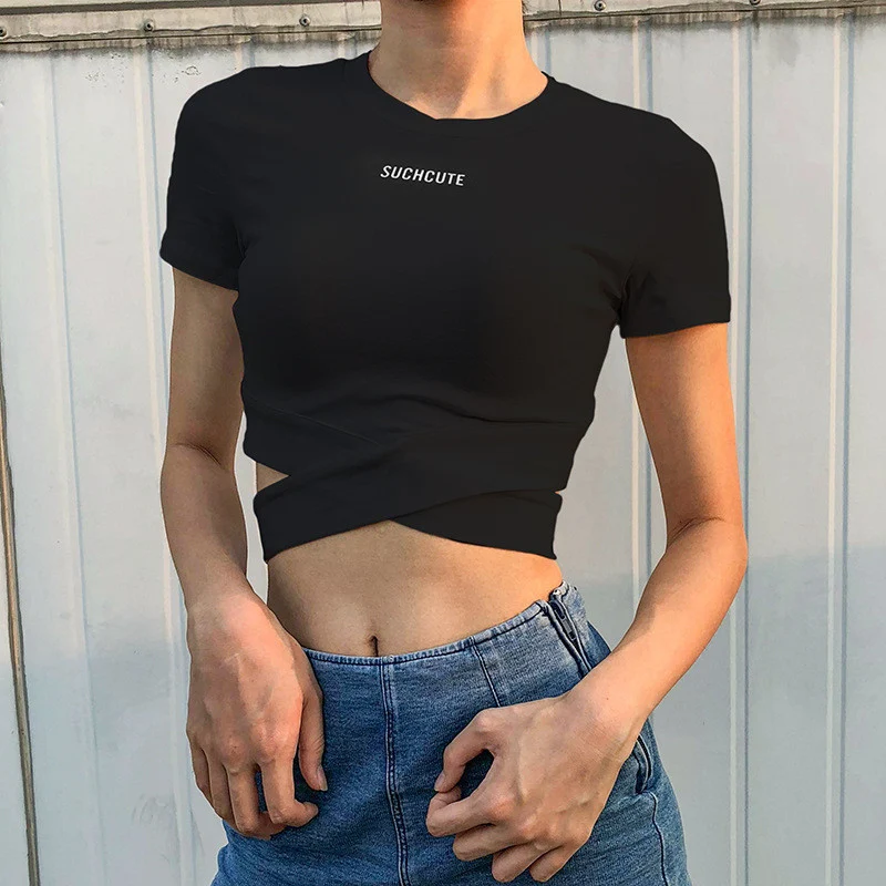 Crossed navel letter short sleeve tee for a stylish look. Comfortable design with crossed navel detail, perfect for warm — photo 3