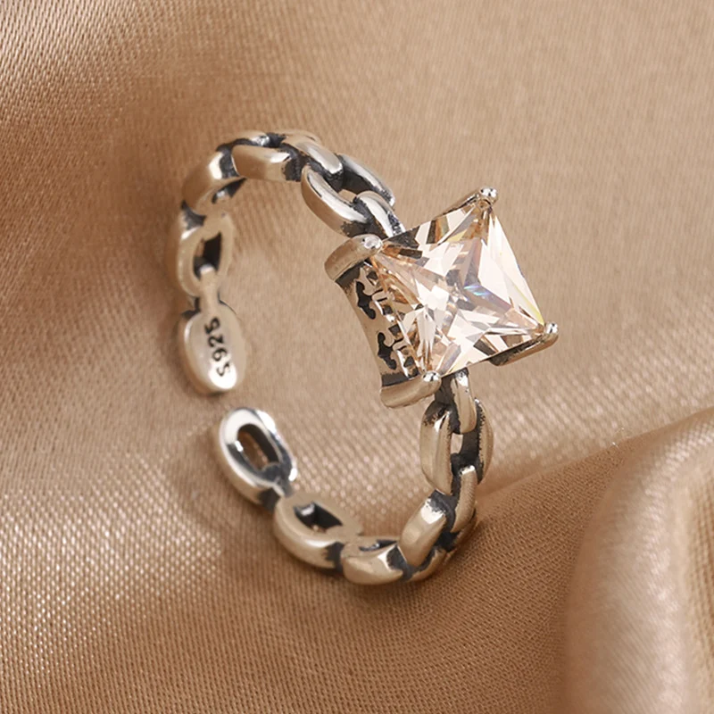 Trendy vintage zilveren ring met ketting, gepersonaliseerde koude stijl, gedraaide opening, uniek sieraad — foto 1