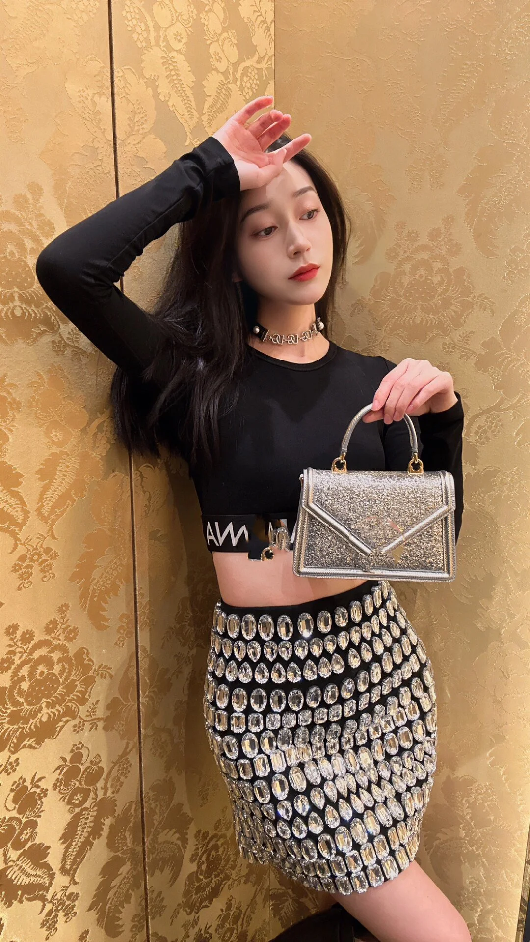 Europees en Amerikaans dames handgemaakt setje met diamanten, lichte luxe, prachtige zware werk shorts, ideaal voor speciale gelegenheden. — foto 8