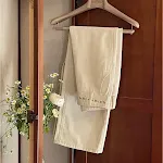 Vaqueros rectos retro albaricoque para mujer. Comodidad y estilo vintage en unos jeans ideales para crear looks versátiles y modernos. — foto 12