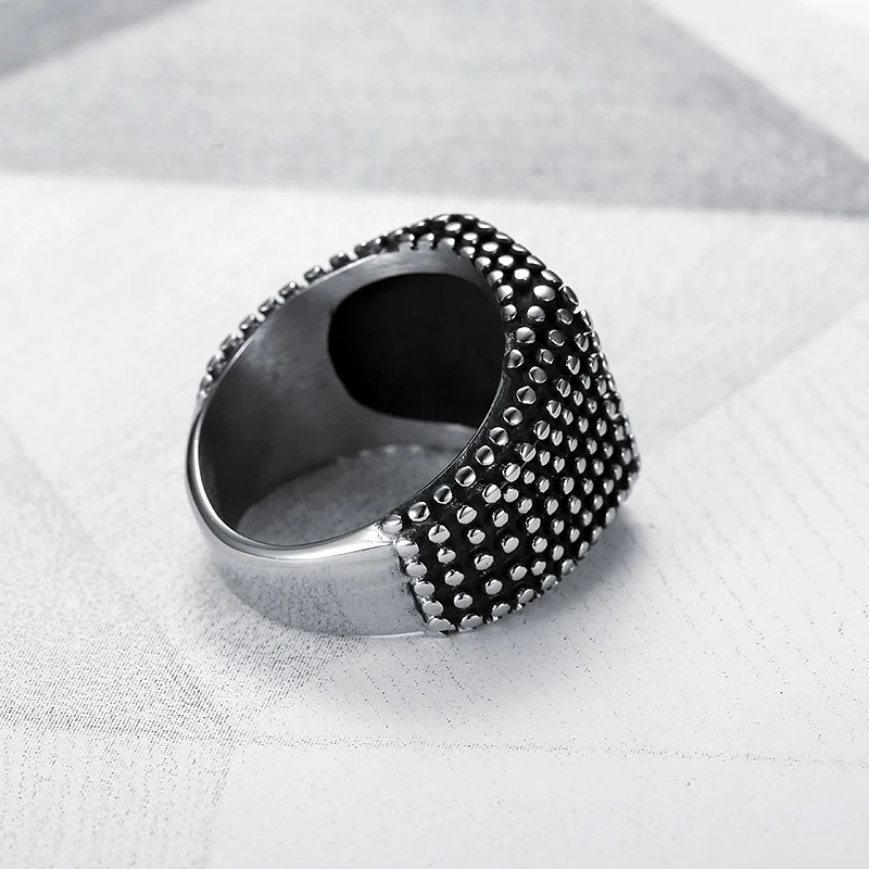 Anel Masculino Retrô Quadrado Preto com Pontos de Cânhamo, Personalidade Fashion, Design Vintage para um Visual Distinto e Sofisticado. — foto 9