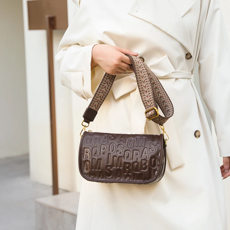 Title 5, Bolsa mensageiro de ombro com design de alfabet...