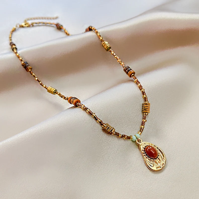 Title 3, Colar feminino com pingente oval dourado vintag...