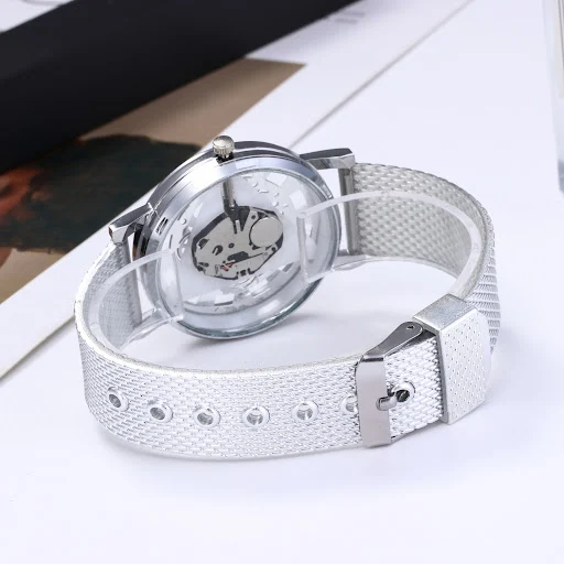 Title 6, Personalidade da moda Hollow Out Womens Watch