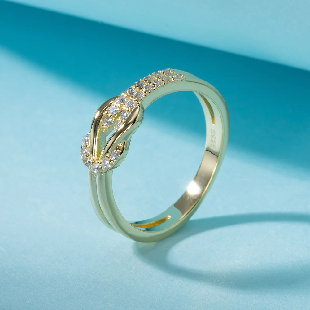 Anel de zircônio branco personalizado para moda feminina. Joia única e elegante para mulheres. Crie seu anel exclusivo e expresse seu estilo pessoal. — foto 5