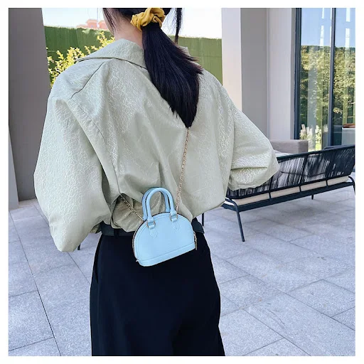 Title 39, Bolsa Feminina Shell Crossbody com Corrente Des...
