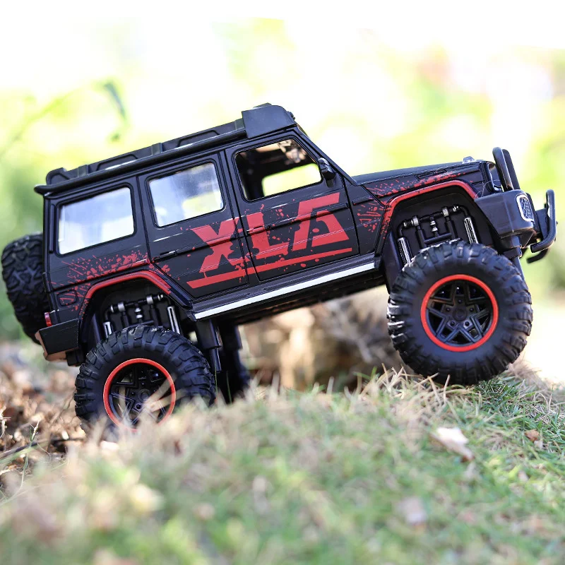 Brinquedo Modelo de Carro Off-road de Liga Simulação Versão Modificada Explore a emoção off-road com este modelo realista e resistente. — foto 4