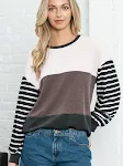 Gestreifte, gespleißte Strickwaren für Damen mit langen Ärmeln — foto 6