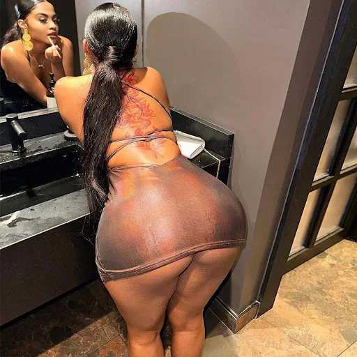 Title 19, Backless Europese en Amerikaanse slingjurk met ...