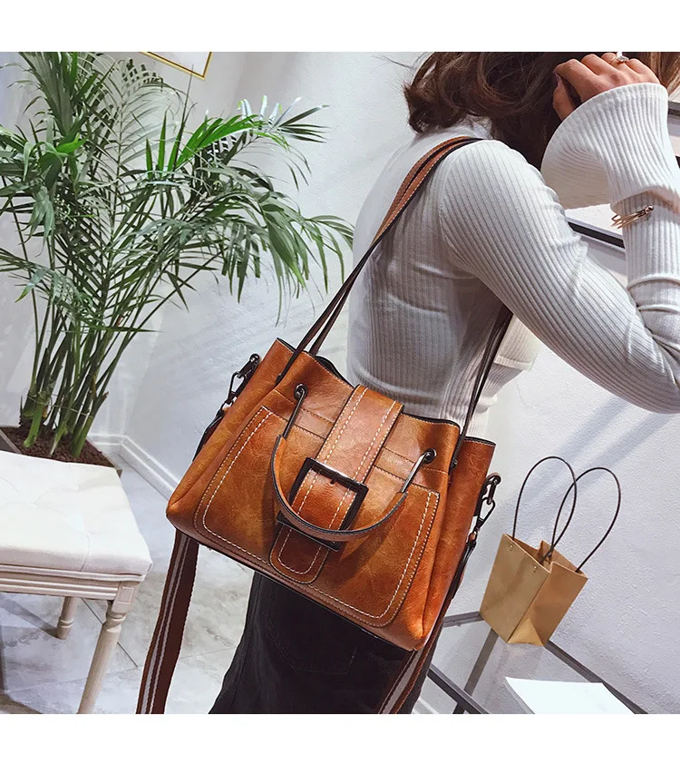Title 25, Sporty Ella Handbag No Studs The perfect blend ...