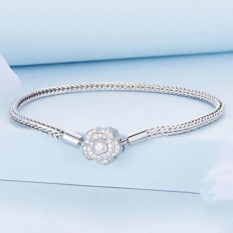 Pulseira básica de prata 925 com rosa, elegante e versátil. Ideal para uso diário ou para presentear alguém especial com beleza. — foto 2