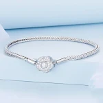 Pulseira básica de prata 925 com rosa, elegante e versátil. Ideal para uso diário ou para presentear alguém especial com beleza. — foto 2