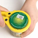 Non-slip bottle opener for easy and secure opening of bottles. Provides a firm grip, preventing slips and spills. — photo 3