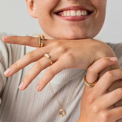 Anel Elegante Francês Simplicidade Feminino Joia Sofisticada e Clássica para Uso Diário ou Ocasiões Especiais Design Atemporal e Encantador — foto 10