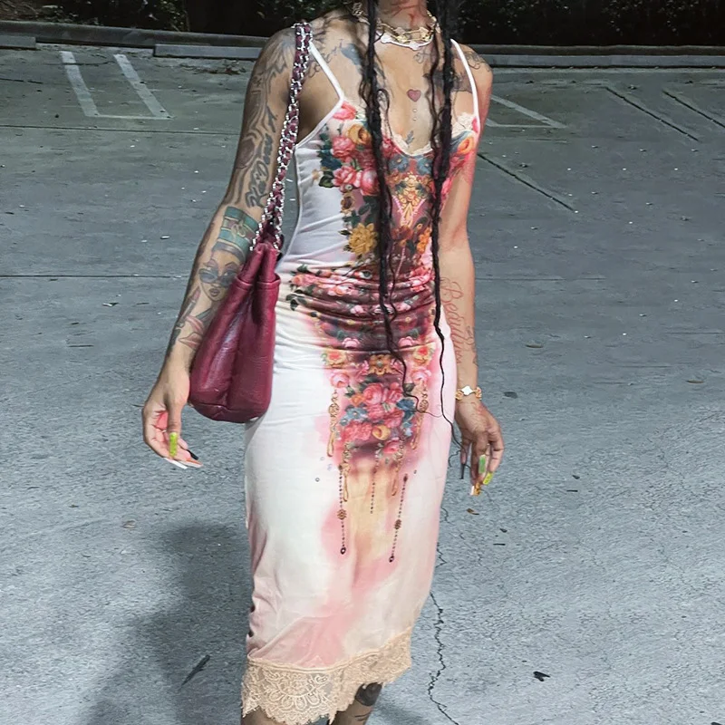Abito in pizzo stampato con spalline sottili, leggero e femminile, perfetto per serate speciali, comodo da indossare, esalta la tua eleganza. — foto 5