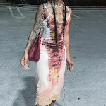 Abito in pizzo stampato con spalline sottili, leggero e femminile, perfetto per serate speciali, comodo da indossare, esalta la tua eleganza. — foto 5