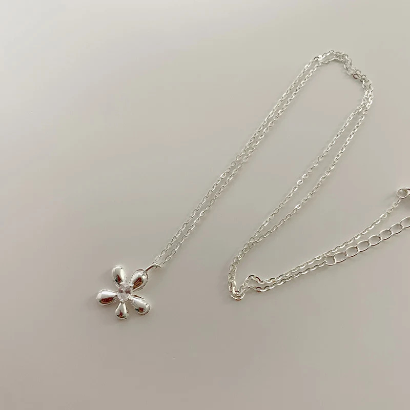 Colar de prata esterlina S925 com design de flor de ovo. Joia especial e charmosa, perfeita para presentear mulheres. — foto 2