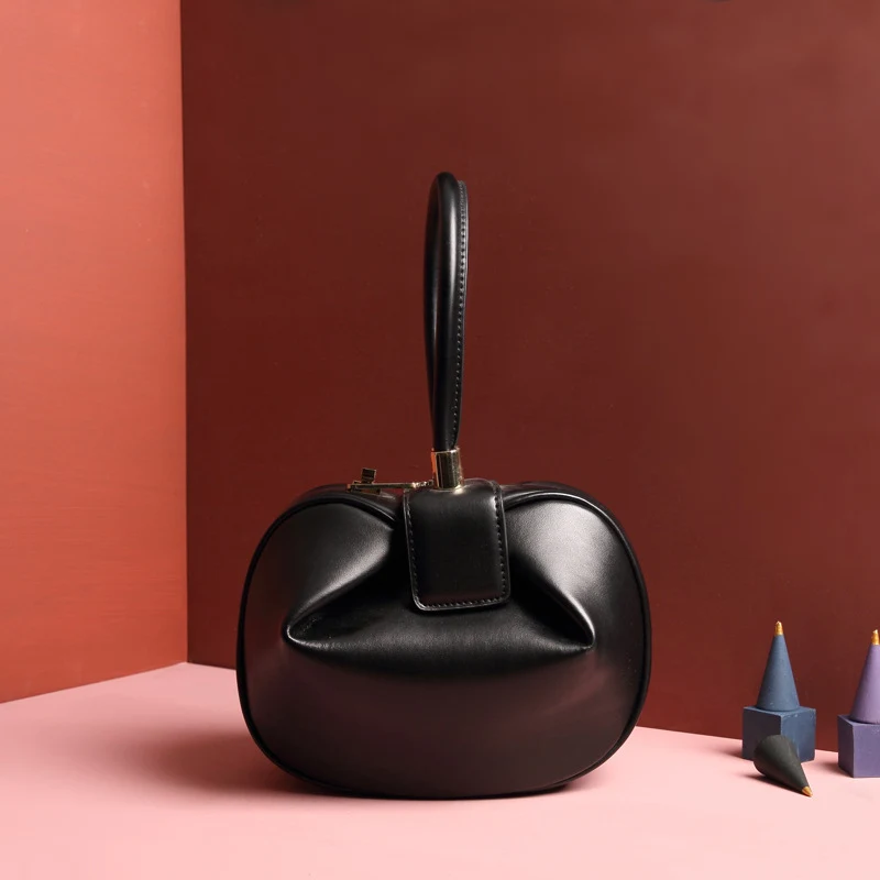Bolsa de couro feminina Design de nicho Bolsa de mão Sofisticação e praticidade para a mulher moderna. Perfeita para o dia a dia e ocasiões especiais. — foto 5