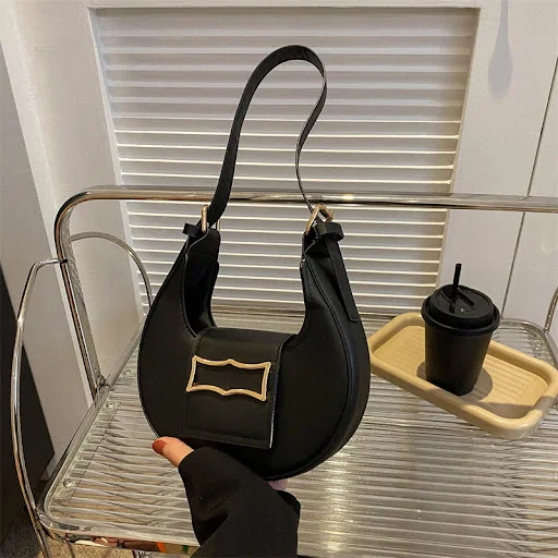 Title 13, Bolsa "Dumpling" de ombro fashion para axilas. ...