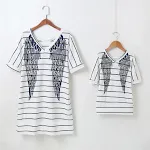 Gestreepte jurk met korte mouwen Zomerfamilie bijpassende outfits — foto 5