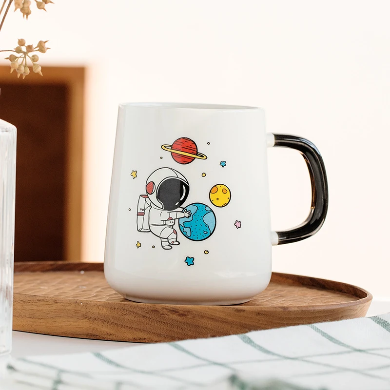 Milk Creative household water cup, simple coffee cup. Enjoy your favorite beverages with this sleek and easy-to-use cup. — photo 1