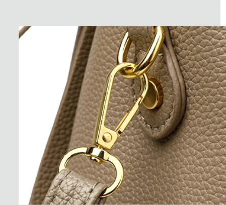 Title 8, Bolsa de ombro feminina de couro macio com pers...