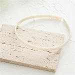 Diadema de pelo de acetato para mujer europeo y elegante, accesorio fino, estilo sofisticado y belleza realzada. — foto 4