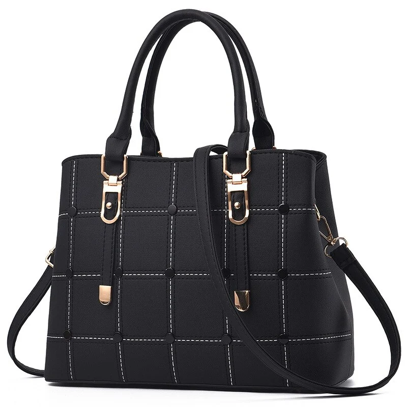 Title 18, DEKORACIJA GUTOVA PU PASAID BAG