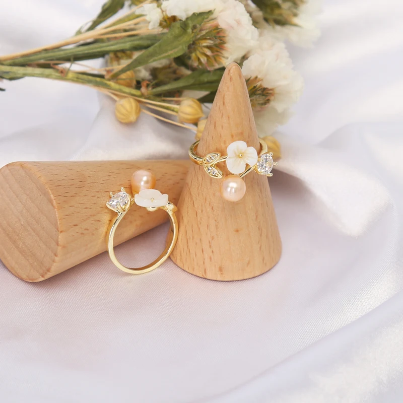Anel original coreano de madrepérola. Adicione um toque de elegância com este anel deslumbrante. Perfeito para qualquer ocasião, um acessório atemporal. — foto 4