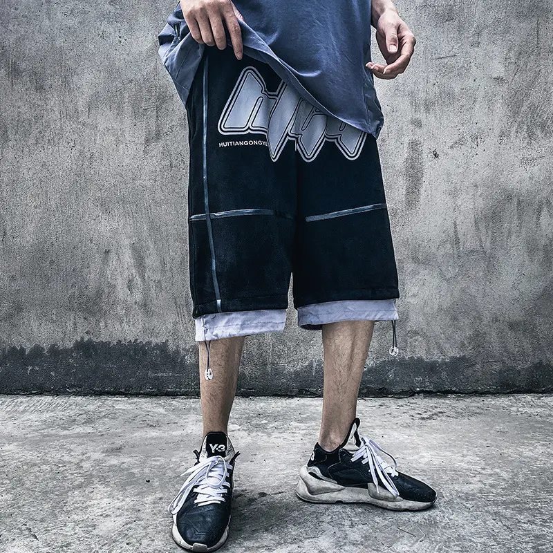 Loose hip hop work shorts for men. Comfortable and casual shorts perfect for everyday wear. Urban style and freedom of m — photo 2
