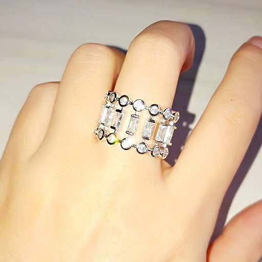 Title 2, Emerald gold-plated hollow ring setting perfect...
