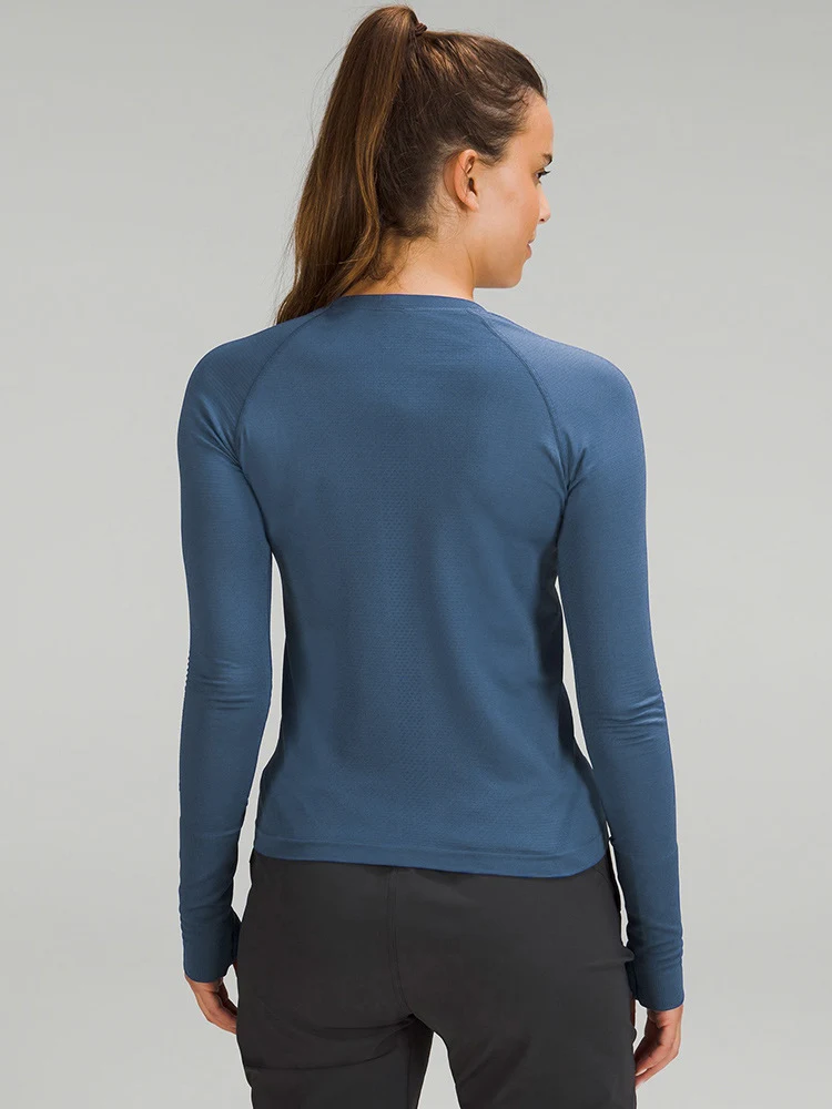 Roupa de yoga esportiva feminina manga longa raglan. Conforto e liberdade para seus treinos de yoga e atividades físicas. Ideal para mulheres. — foto 9