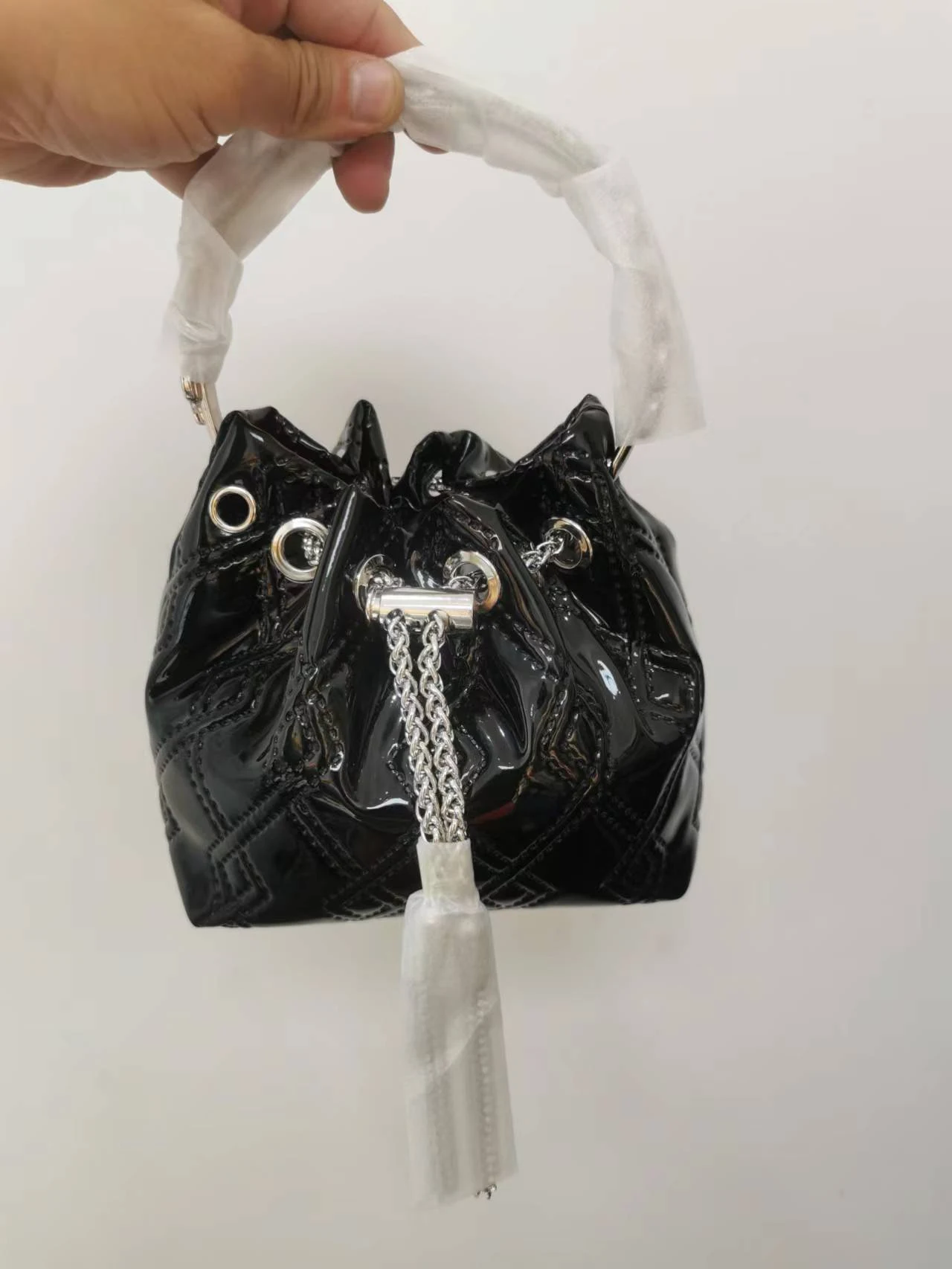 Title 3, Bolsa de mão feminina Lingge com bordado a lase...