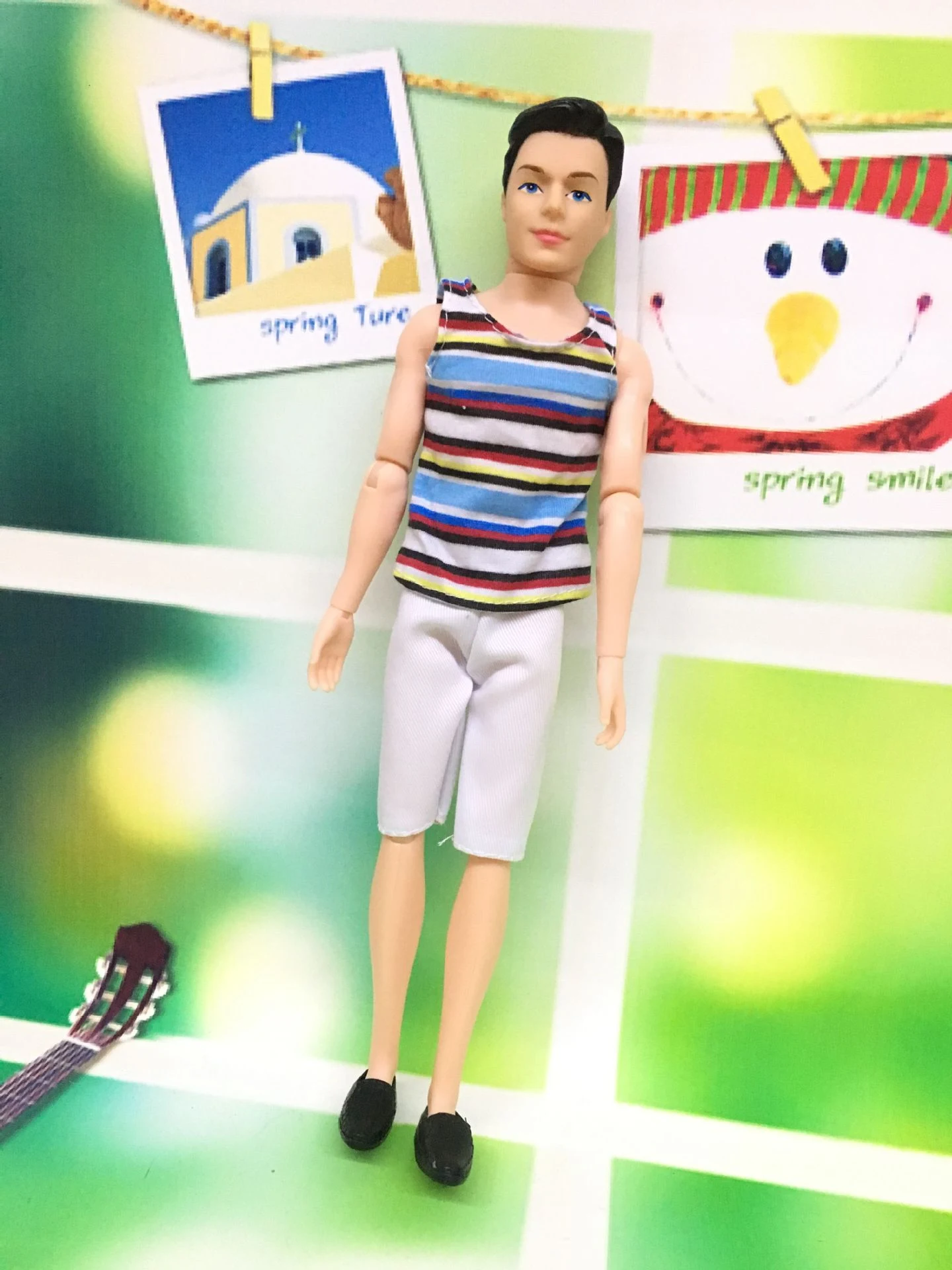 Boneco Ken Príncipe Conjunto Listrado Top Calças Para brincadeiras criativas. Estimula a imaginação e o faz de conta das crianças. — foto 3