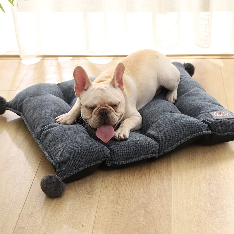 Title 4, Pet nest that is not easily deformed, providing...